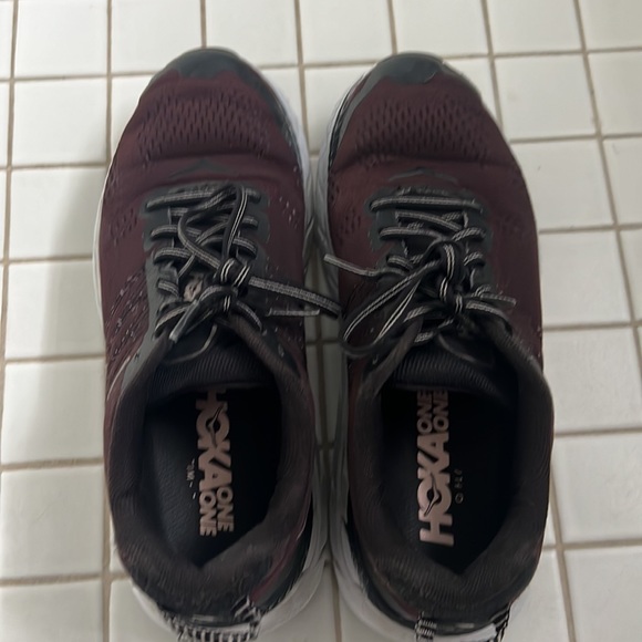 Hoka One One black and white size 6.5 sneakers - Picture 3 of 3